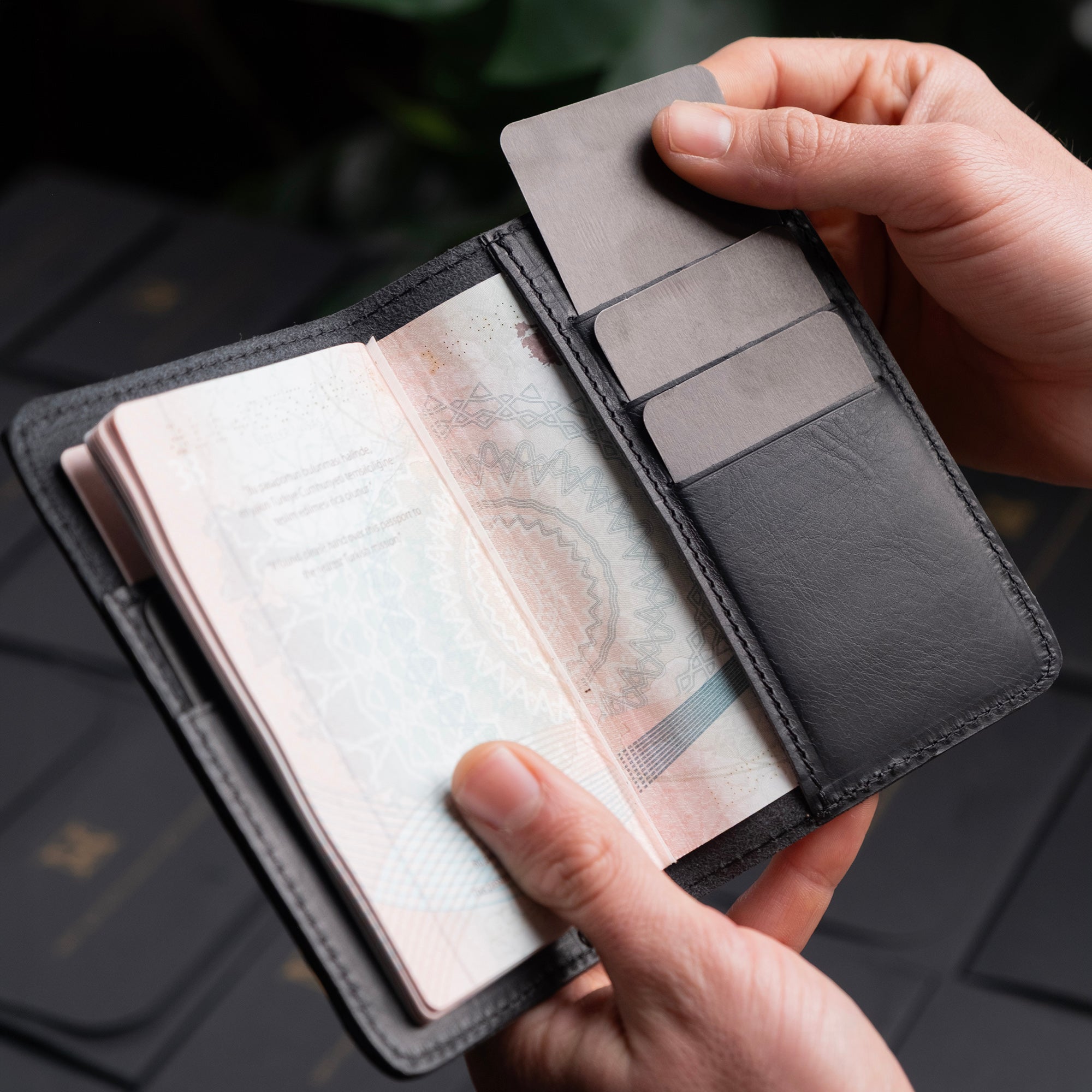 Deri Pasaport Kılıfı